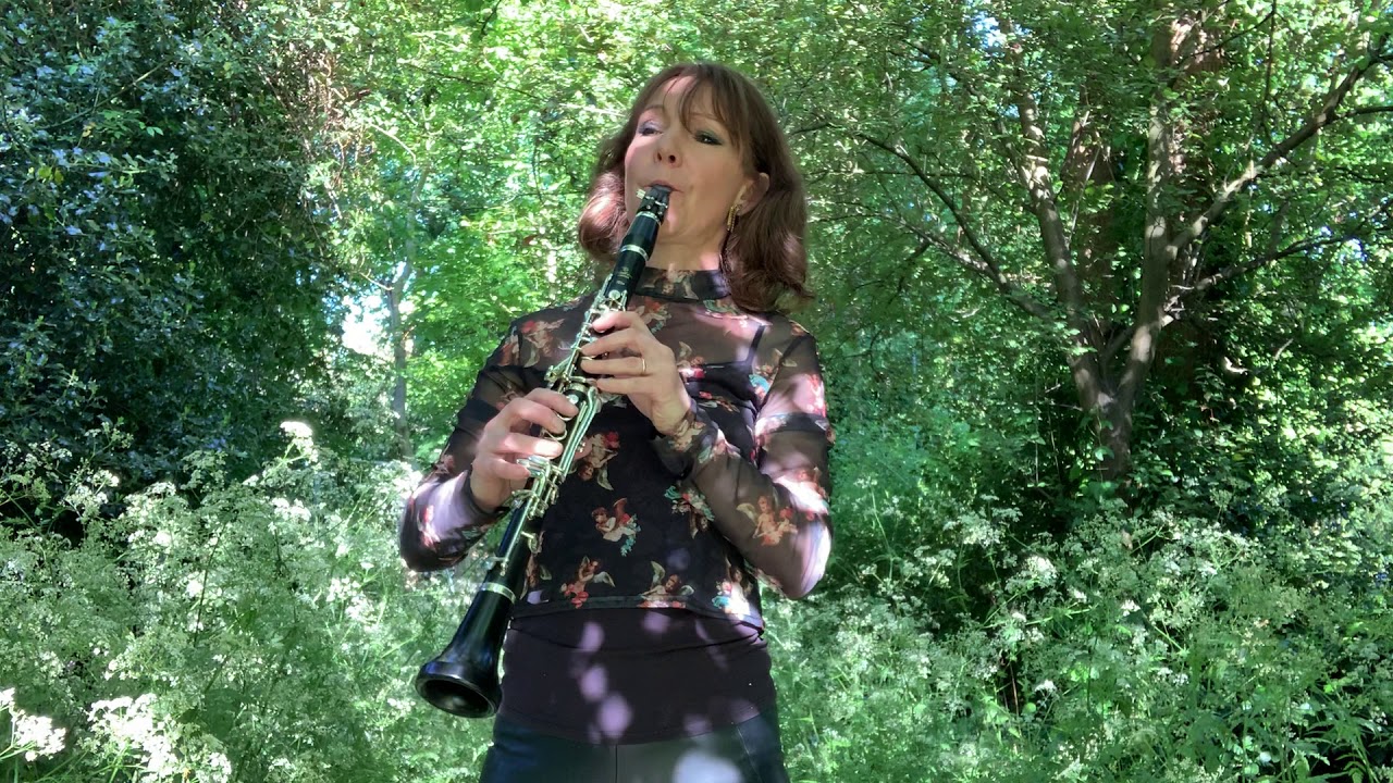 Emma Johnson (clarinet) plays Somewhere Over the Rainbow