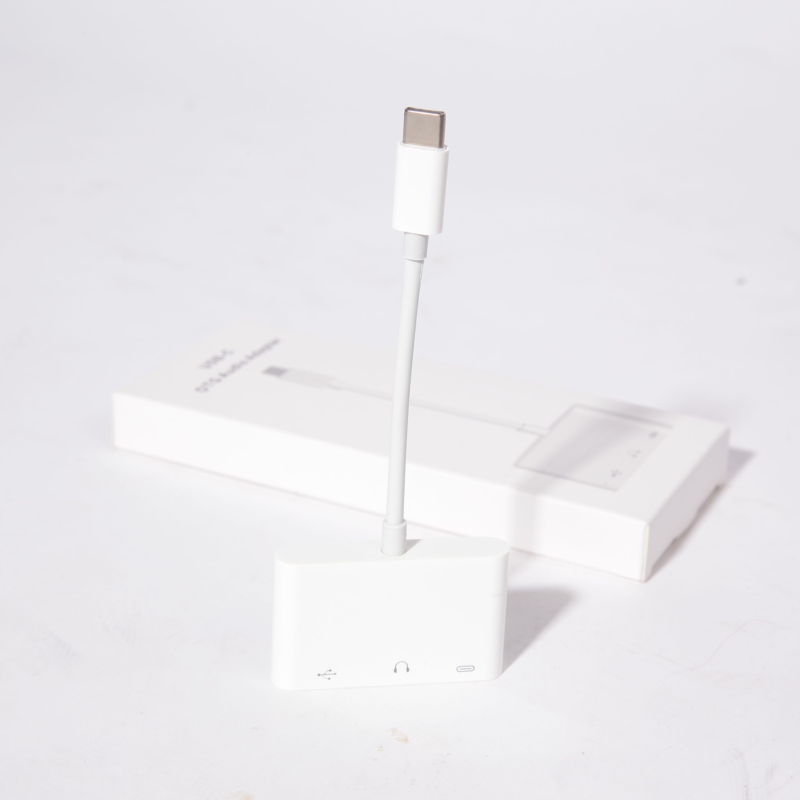 Lightning to 3.5mm Headphone Jack Adapter - Apple (IE)