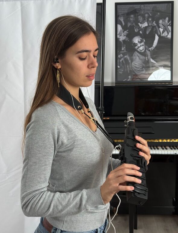 Master bundle (TC + Travel Holder + Earphones) - Image 3